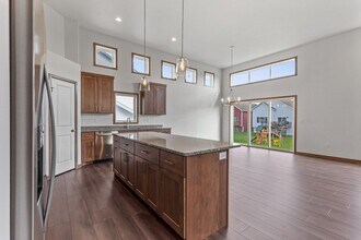 2721 12th St W in West Fargo, ND - Building Photo - Building Photo