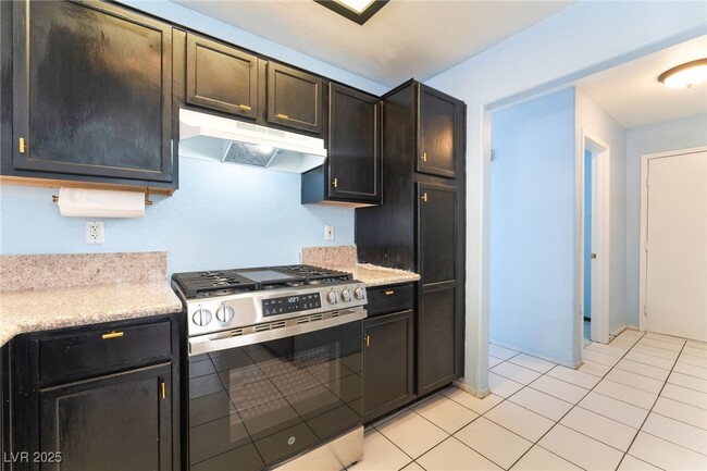 property at 907 Royalmile Way