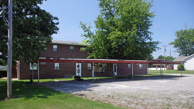 106 S High St in Shiloh, IL - Building Photo - Building Photo