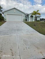2437 Hagoplan Ave SW in Palm Bay, FL - Building Photo