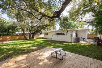 1761 NE 139th St in North Miami, FL - Building Photo - Building Photo