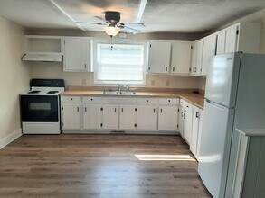 4560 E Robertson Rd in Cross Plains, TN - Building Photo - Building Photo