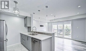 45 Cedarhill Crescent in Kitchener, ON - Building Photo - Building Photo