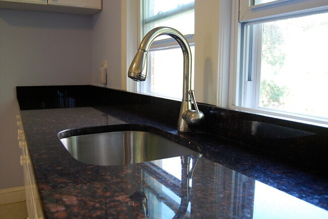 95 Undine Rd, Unit 93 in Boston, MA - Building Photo - Building Photo