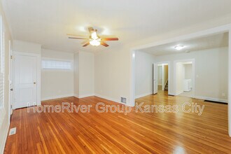 2125 E 70th St in Kansas City, MO - Building Photo - Building Photo