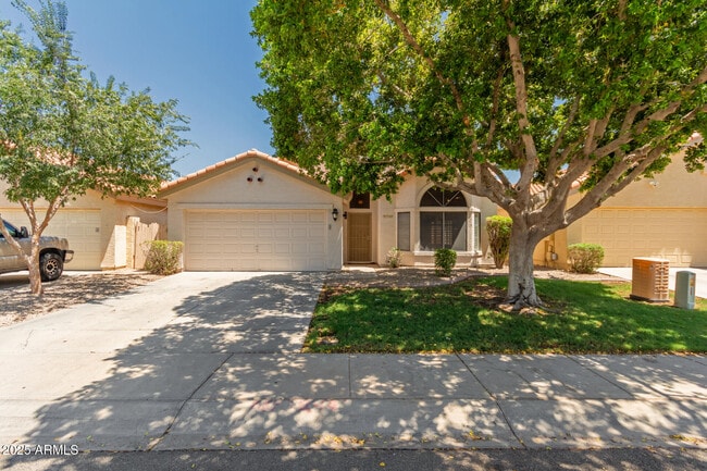 property at 3715 N Rosewood Ave