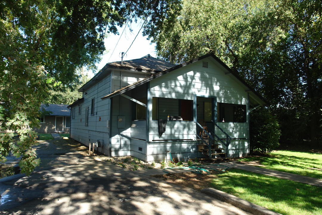 1163 Olive St in Chico, CA - Building Photo