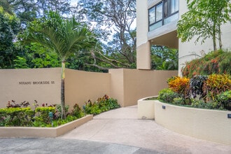Nuuanu Brookside in Honolulu, HI - Building Photo - Building Photo