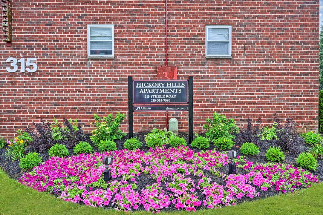 Hickory Hills Apartments in Feasterville-Trevose, PA - Building Photo