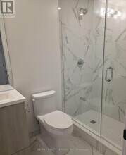 195 Commerce St in Vaughan, ON - Building Photo - Building Photo