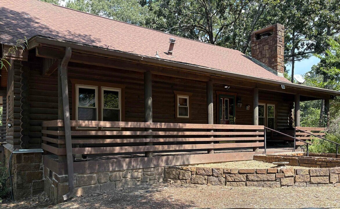 132 Gray Cir in Hot Springs, AR - Foto de edificio