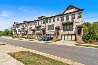 1126 Provence Ln in Decatur, GA - Foto de edificio - Building Photo