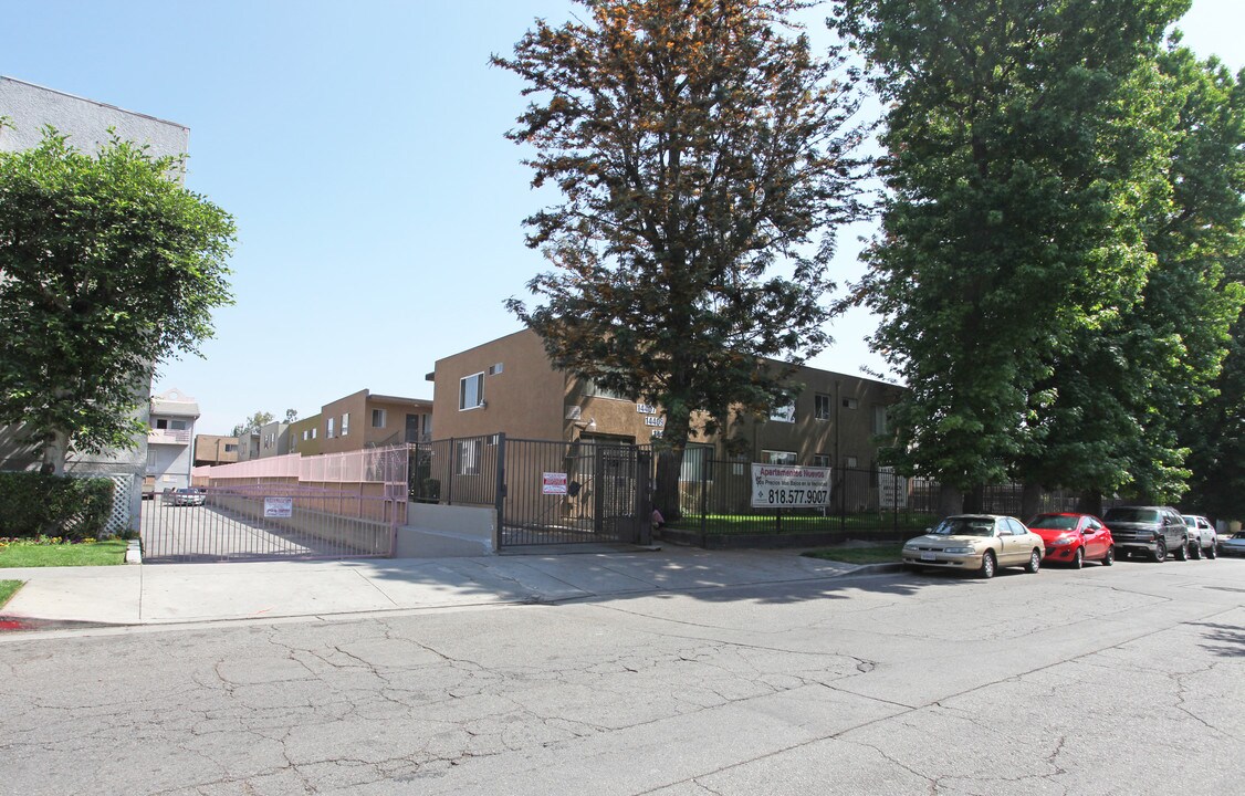 14407-14411 Vose St in Van Nuys, CA - Building Photo