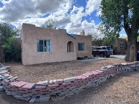 436 Carlisle Blvd NE in Albuquerque, NM - Building Photo