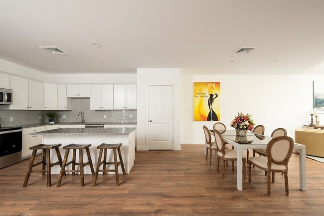 390 Chief Justice Cushing Hwy in Cohasset, MA - Building Photo - Building Photo