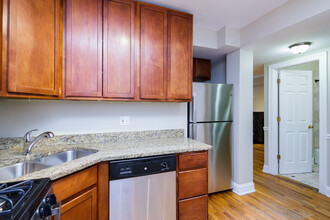 1638 W Greenleaf Ave in Chicago, IL - Building Photo - Building Photo