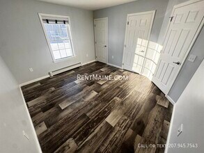 110 Rocky Rdg Dr in Hermon, ME - Foto de edificio - Building Photo