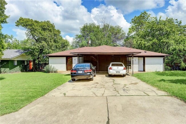 property at 1811 Magnolia Dr