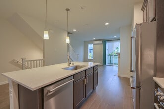 14661 36th Ct NE in Lake Forest Park, WA - Building Photo - Building Photo