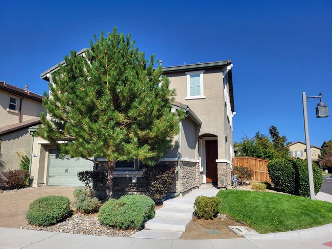 2195 Bears Ranch Dr in Reno, NV - Foto de edificio - Building Photo