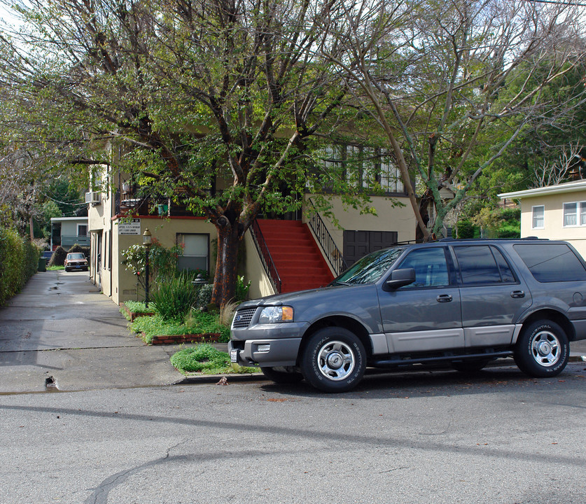 423 1st St in San Rafael, CA - Building Photo