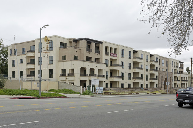 The Balboa in Encino, CA - Foto de edificio - Building Photo