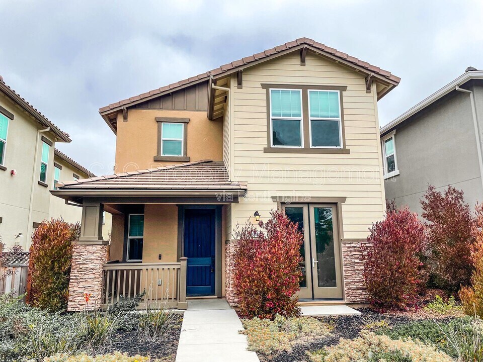 581 Rosa Monte Wy in Marina, CA - Building Photo