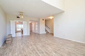 8355 Wednesbury Ln in Houston, TX - Building Photo - Building Photo