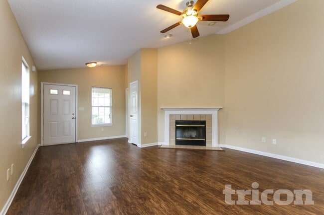 345 Bent Stream Ln in Brownsburg, IN - Building Photo - Building Photo