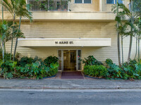 Meridian East in Kailua, HI - Foto de edificio - Building Photo