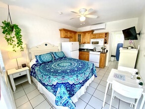 322 Oregon St-Unit -FL2-ID1034664P in Hollywood, FL - Building Photo - Building Photo