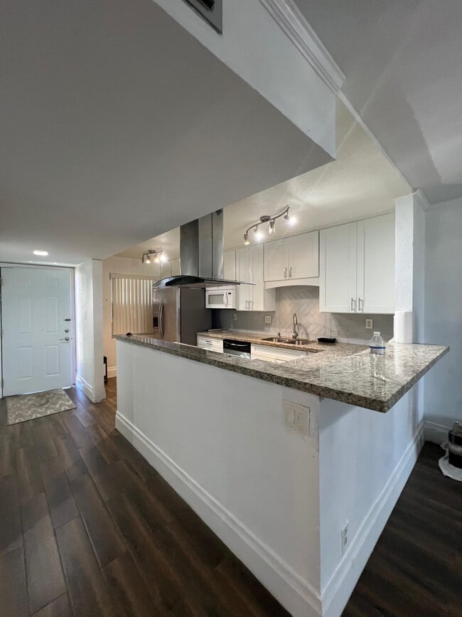 3341 NW 47th Terrace in Lauderdale Lakes, FL - Building Photo - Building Photo