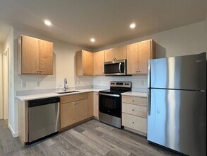 534 Putnam St in Medford, OR - Building Photo - Building Photo