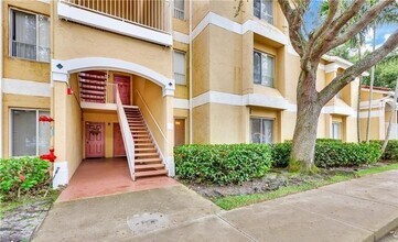 2331 NW 33rd St, Unit 310 in Oakland Park, FL - Building Photo - Building Photo