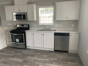 34 E Arizona in Belleville, MI - Building Photo - Building Photo