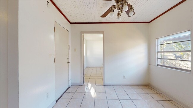 property at 3826 Landa Ln
