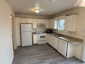 4457 S Woodgrove Dr in West Valley City, UT - Building Photo