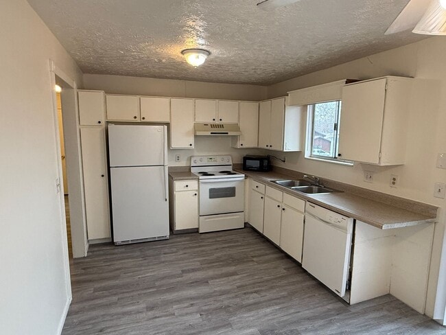 property at 4457 S Woodgrove Dr