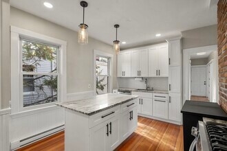 67 Cleverly Ct, Unit 3 in Quincy, MA - Foto de edificio - Building Photo