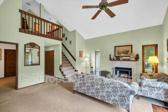 1 Lyndhurst Village Ct in Savoy, IL - Foto de edificio - Building Photo