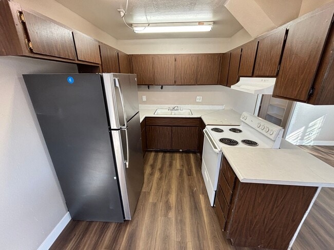 155 Westminster Way in Henderson, NV - Building Photo - Building Photo