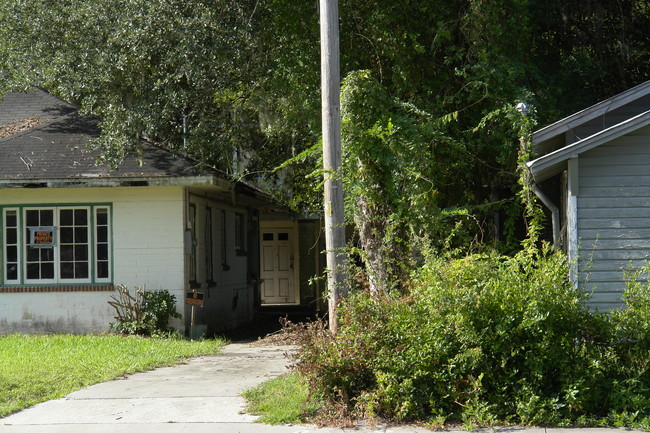 613 NW 7th Ave in Gainesville, FL - Building Photo - Building Photo