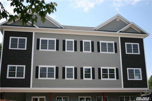 41 Green St in Huntington, NY - Building Photo