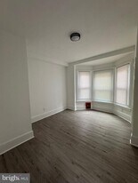 433 W Bringhurst St in Philadelphia, PA - Building Photo