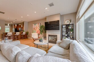 535 Riverfront Plaza in Omaha, NE - Building Photo - Building Photo