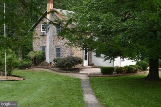2420 Urffers Rd in Coopersburg, PA - Building Photo - Building Photo