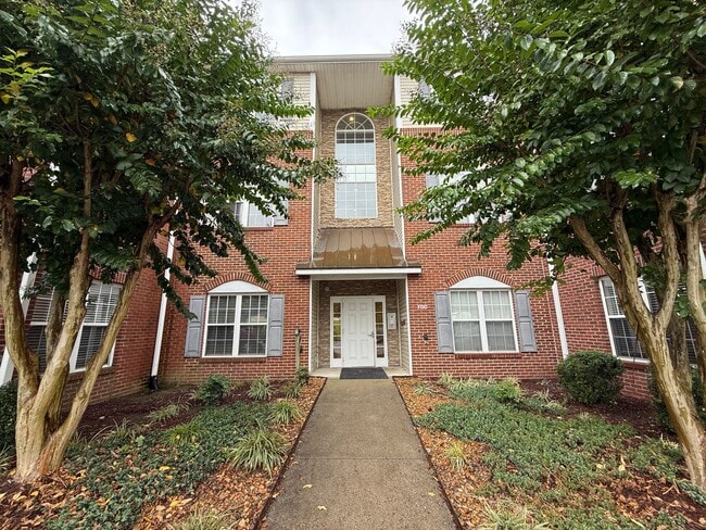 property at 6941 Hanesbrook Cir