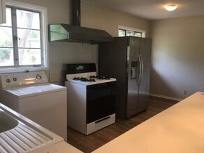 2007 Ford St in Austin, TX - Building Photo - Building Photo