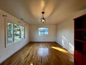 908 S 30th Ave in Yakima, WA - Building Photo - Building Photo