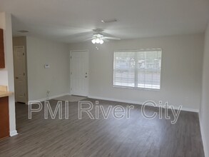 1390 Old Middleburg Rd N in Jacksonville, FL - Building Photo - Building Photo